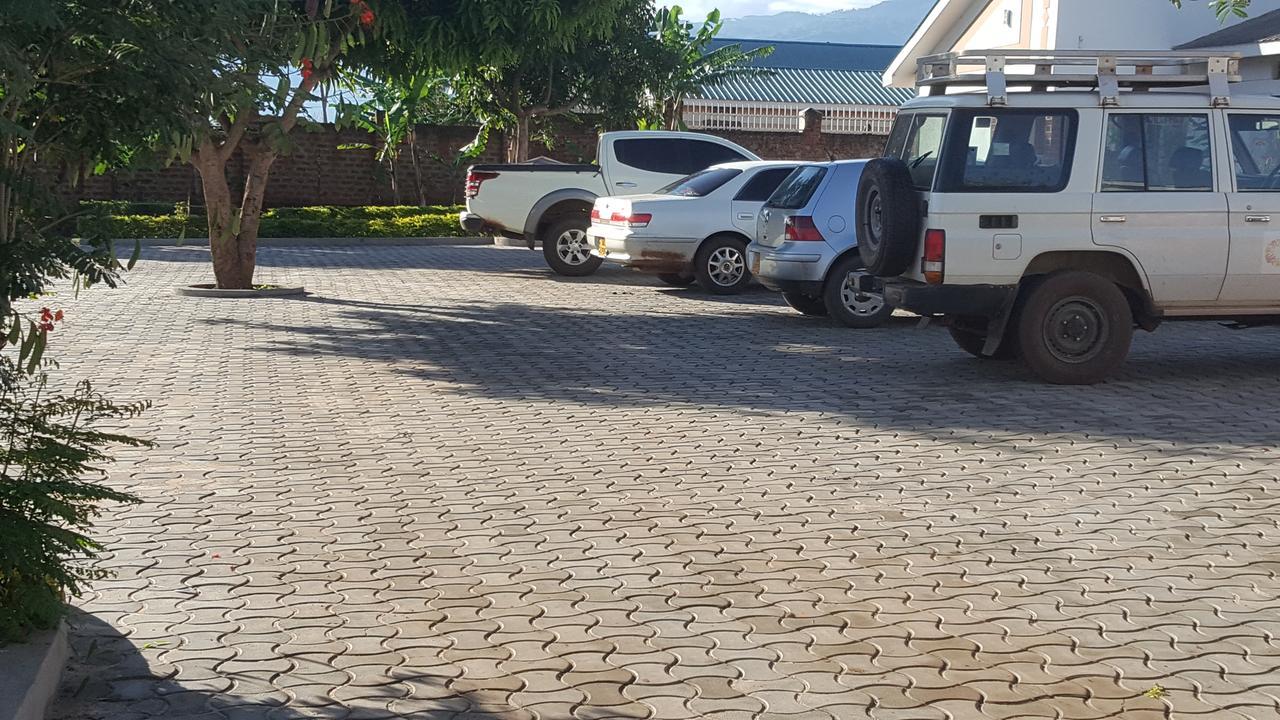 Lucia Villas Mbale Luaran gambar